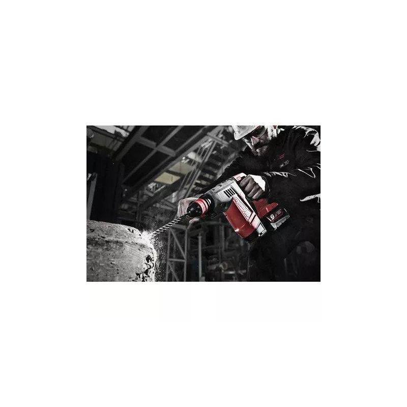 M18 CHPX-502C - High performance SDS-Plus hammer 18 V, 5.0 Ah, FUEL™, in HD Box, with 2 batteries and charger M18 CHPX-502C - High performance SDS-Plus hammer 18 V, 5.0 Ah, FUEL™, in HD Box, with 2 batteries and charger