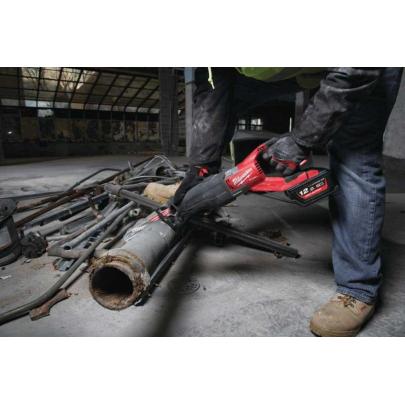 M18 FSX-121C Piła szablasta 18 V, 12.0 Ah, SUPER SAWZALL™, FUEL™, w walizce, z akumulatorem i ładowarką