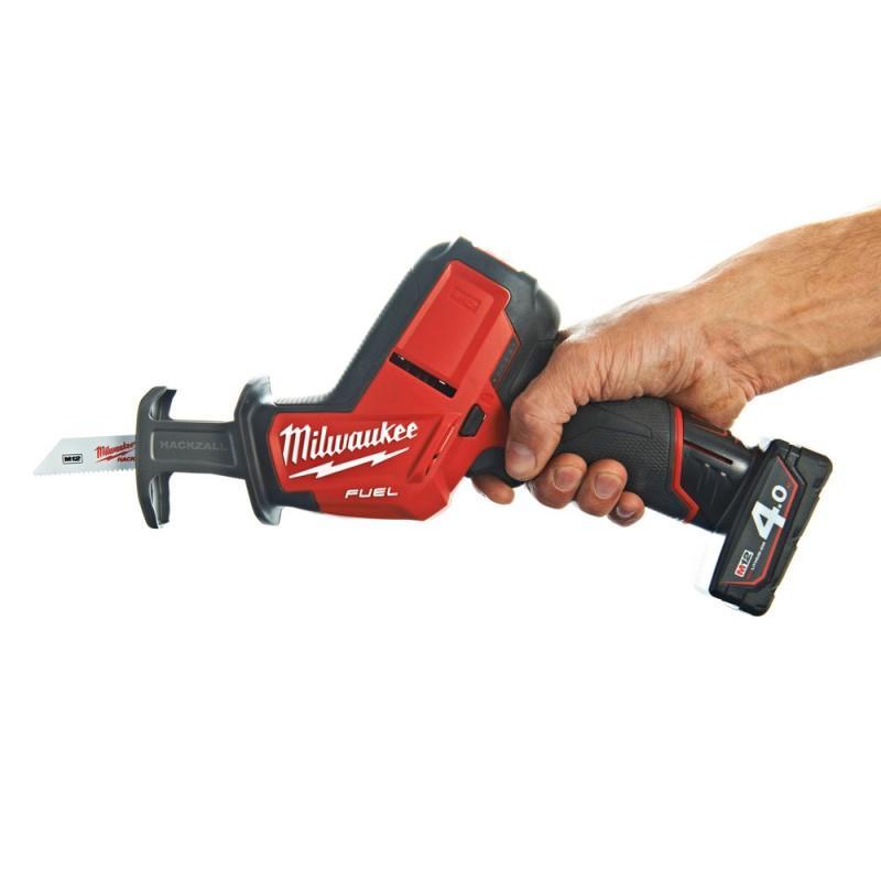 M12 CHZ-402C - Subkompaktowa piła szablasta 12 V, 4.0 Ah, HACKZALL™, FUEL™, z 2 akumulatorami i ładowarką