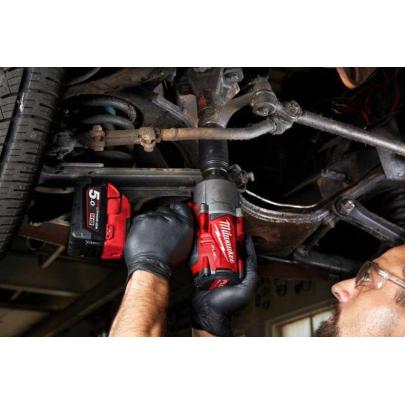 M18 FHIWF12-502X - Klucz udarowy 1/2", 1356 Nm, 18 V, 5.0 Ah FUEL™, w walizce, z 2 akumulatorami i ładowarką
