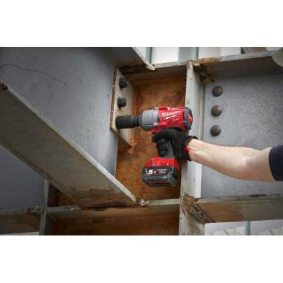 M18 FHIWP12-502X - Klucz udarowy 1/2", 1017 Nm, 18 V, 5.0 Ah, FUEL™, w walizce, z 2 akumulatorami i ładowarką