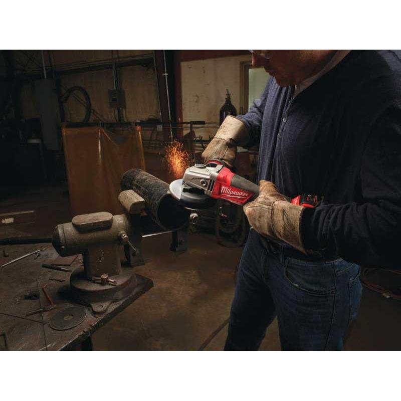 M18 CAG125XPD-502X - Szlifierka kątowa śr. 125 mm, 18 V, FUEL™, włącznik łopatkowy, z 2 akumulatorami i ładowarką