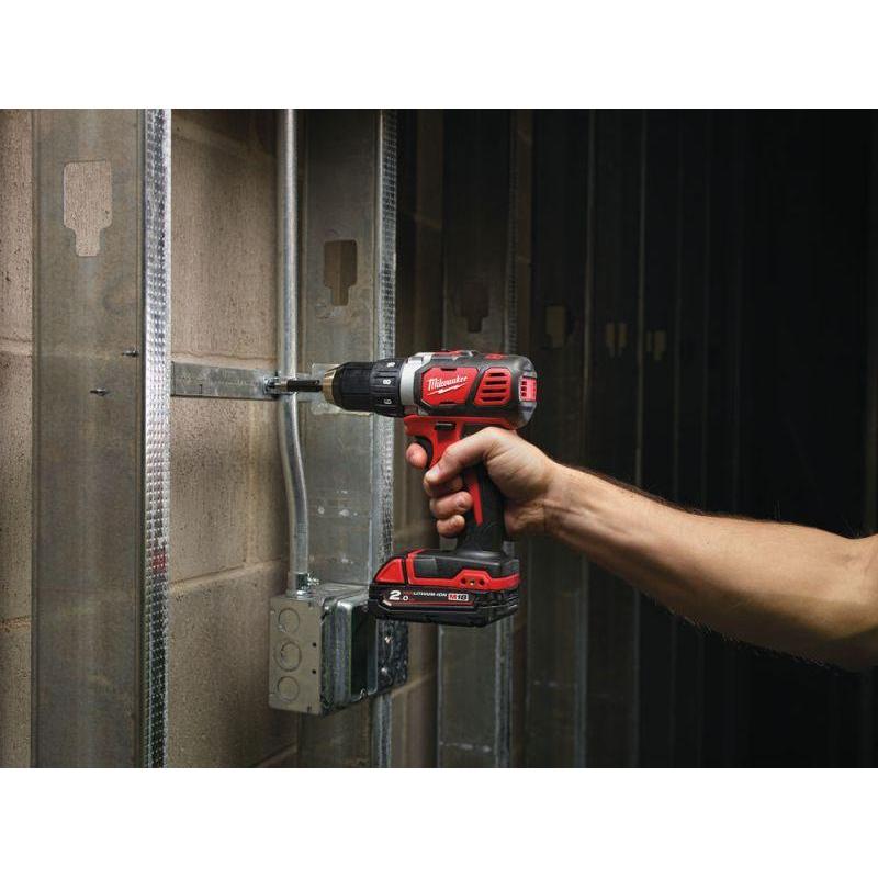 M18 BDD-202C - Compact drill drivers 18 V, 2.0 Ah, in HD Box, with 2 batteries and charger M18 BDD-202C - Compact drill drivers 18 V, 2.0 Ah, in HD Box, with 2 batteries and charger
