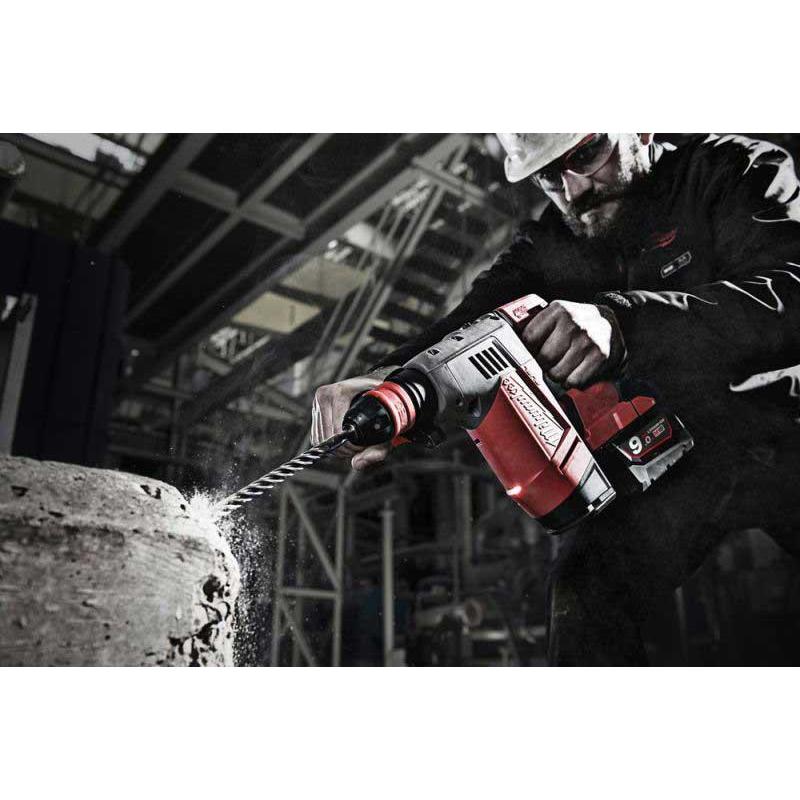 M18 CHPX-902X - High performance SDS-Plus hammer 18 V, 9.0 Ah, FUEL™, in HD Box, with 2 batteries and charger M18 CHPX-902X - High performance SDS-Plus hammer 18 V, 9.0 Ah, FUEL™, in HD Box, with 2 batteries and charger