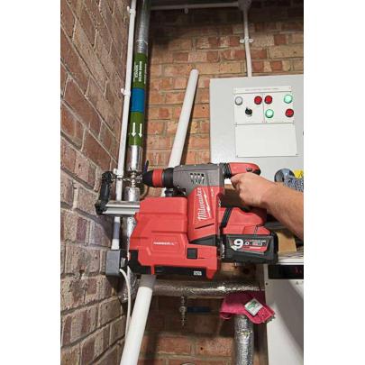 M18 CHPXDE-502C - High performance SDS-Plus hammer with dedicate dust extractor 18 V, 5.0 Ah, FUEL™
