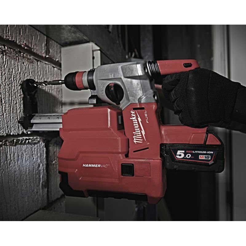 M18 CHXDE-502C - SDS-Plus hammer with dedicate dust extractor 18 V, 5.0 Ah, FUEL™
