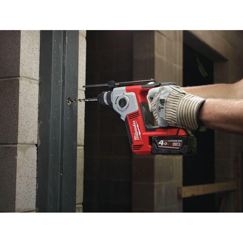 M18 BH-402C - Compact SDS hammer 18 V, 4.0 Ah, in HD Box, with 2 batteries and charger M18 BH-402C - Compact SDS hammer 18 V, 4.0 Ah, in HD Box, with 2 batteries and charger