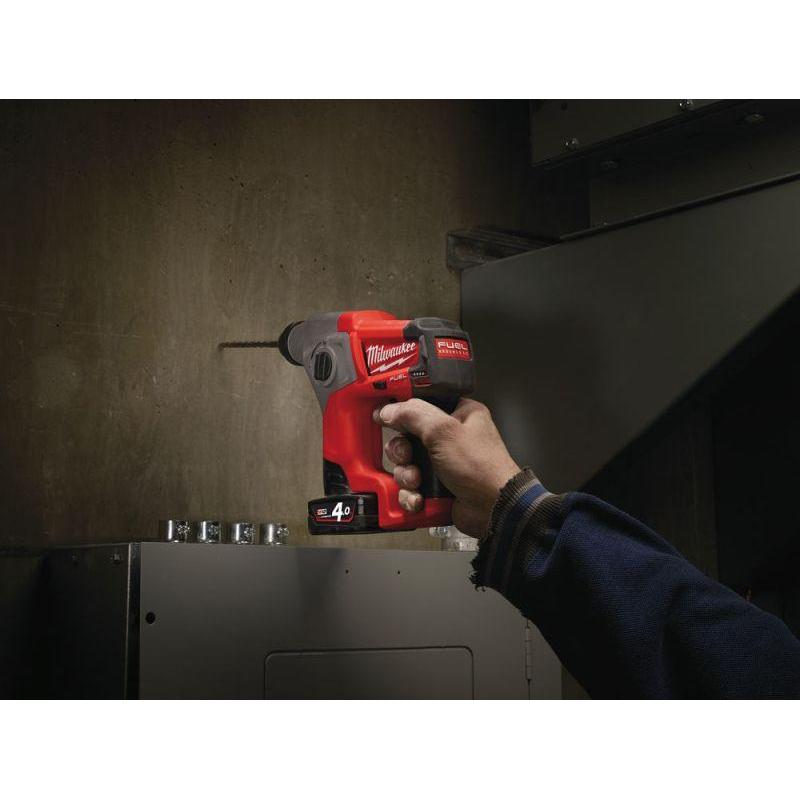 M12 CH-402X - Sub compact SDS-Plus hammer 12 V, 4.0 Ah, FUEL, in HD Box, with 2 batteries and charger M12 CH-402X - Sub compact SDS-Plus hammer 12 V, 4.0 Ah, FUEL, in HD Box, with 2 batteries and charger