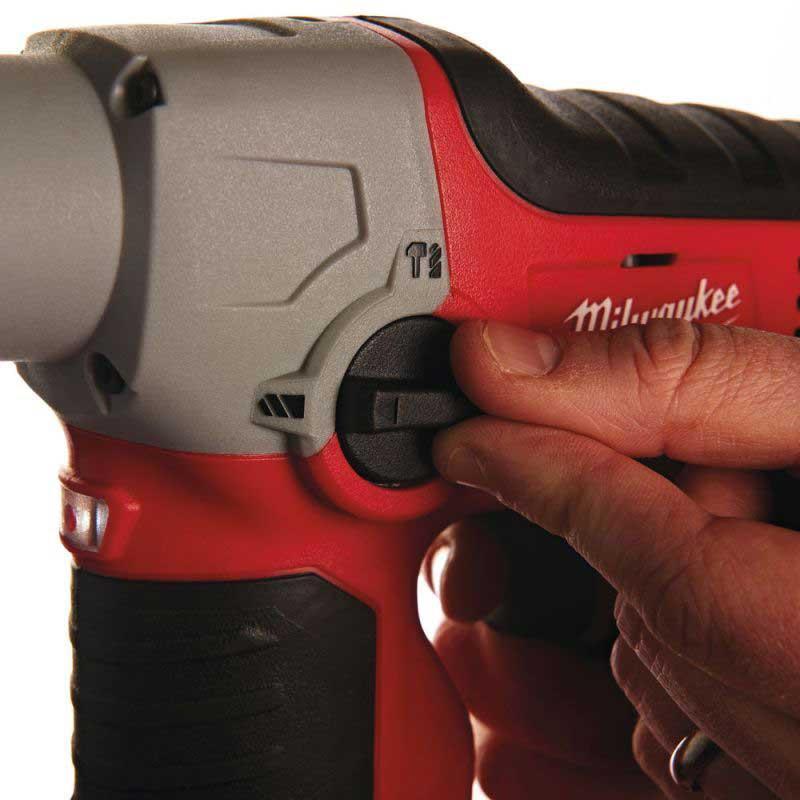 M12 H-402C - Subkompaktowy młot montażowy SDS-Plus 12 V, 4.0 Ah, w walizce, z 2 akumulatorami i ładowarką M12 H-402C - Subkompaktowy młot montażowy SDS-Plus 12 V, 4.0 Ah, w walizce, z 2 akumulatorami i ładowarką