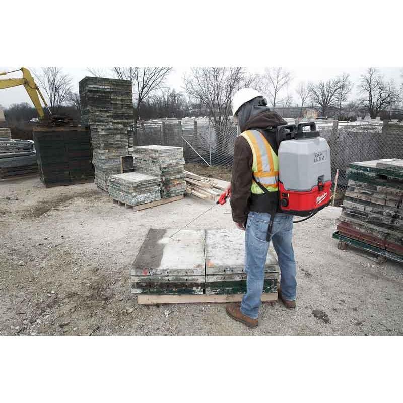 M18 BPFP-CCST - Rozpylacz substancji na powierzchnie betonowe 15 l, 18 V, SWITCH TANK™, bez wyposażenia