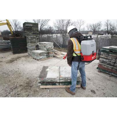 M18 BPFP-CCST - Rozpylacz substancji na powierzchnie betonowe 15 l, 18 V, SWITCH TANK™, bez wyposażenia