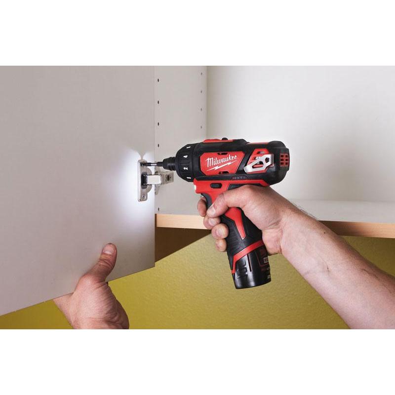 M12 BD-202C - Sub compact driver 12 V, 2.0 Ah, in HD Box, with 2 batteries and charger M12 BD-202C - Sub compact driver 12 V, 2.0 Ah, in HD Box, with 2 batteries and charger