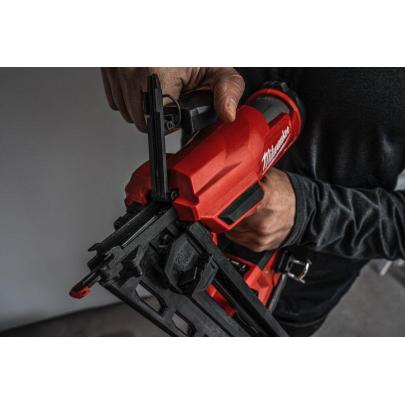M18 FN16GA-0X - Gwoździarka 18 V, 16GA , FUEL™, w walizce, bez wyposażenia