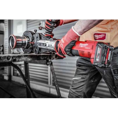 M18 BLHPTXL-502P - Bezszczotkowa zaciskarka do rur XL 18 V, 5.0 Ah FORCE LOGIC™, w skrzyni PACKOUT z 2 akumulatorami i ładowarką