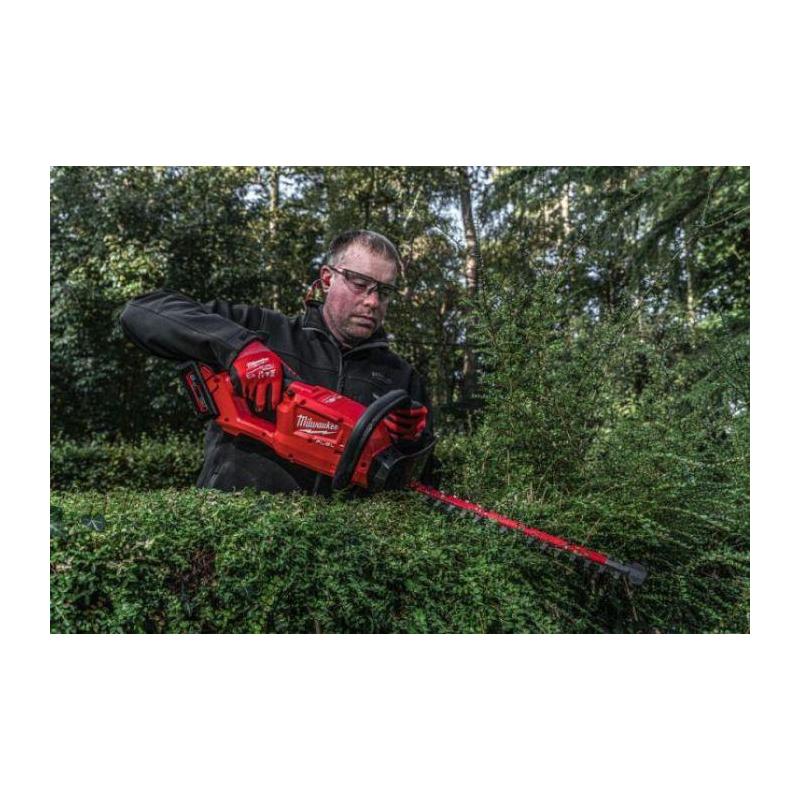M18 FHT45-802 - Nożyce do żywopłotu 45 cm, 18 V, 8.0 Ah, FUEL™, z 2 akumulatorami i ładowarką
