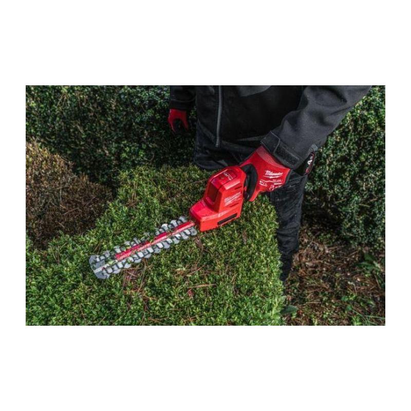 M12 FHT20-402 - Nożyce do żywopłotu 20 cm, 12 V, 4.0 Ah, FUEL™, z 2 akumulatorami i ładowarką