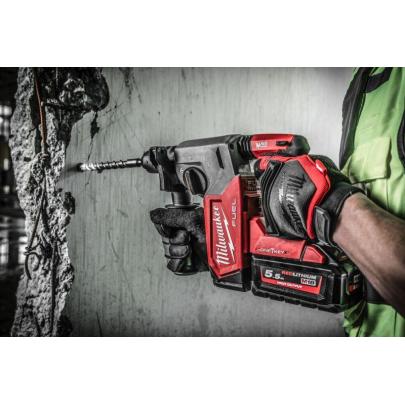 M18 ONEFHX-552X - Młot typu kombi SDS-Plus 18 V, 5.5 Ah, FUEL™, w walizce, z 2 akumulatorami i ładowarką