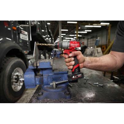 M12 FDD2-402X - Subkompaktowa wiertarko-wkrętarka 12 V, 4.0 Ah, FUEL™, w walizce, z 2 akumulatorami i ładowarką