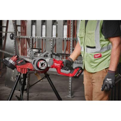 M18 FPT114-802CA - Gwintownica do rur 1'1/4", 18 V, 8.0 Ah, FUEL™, ONE-KEY™, w walizce, z 2 akumulatorami i ładowarką + 4 głowic
