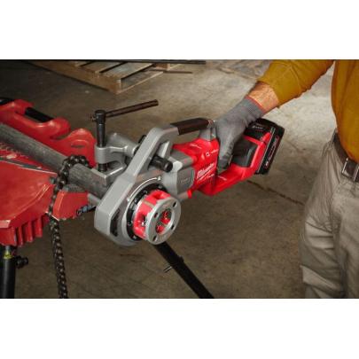 M18 FPT114-802CA - Gwintownica do rur 1'1/4", 18 V, 8.0 Ah, FUEL™, ONE-KEY™, w walizce, z 2 akumulatorami i ładowarką + 4 głowic