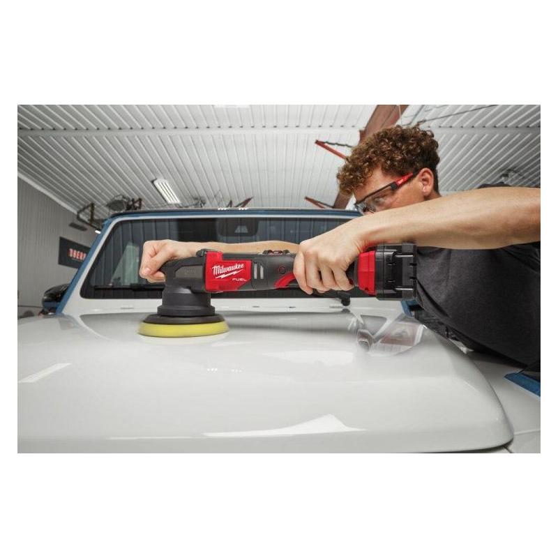 M18 FROP15-502X KIT - Polerka mimośrodowa śr. 125 mm + akcesoria, 18 V, 5.0 Ah, FUEL™, w walizce, z 2 akumulatorami i ładowarką