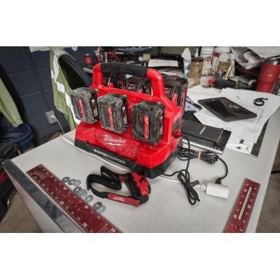 M18 PC6 - Szybka ładowarka 6-portowa PACKOUT M18™, 18 V, 2.0, 4.0, 5.0, 3.0, 5.5, 8.0 & 12.0