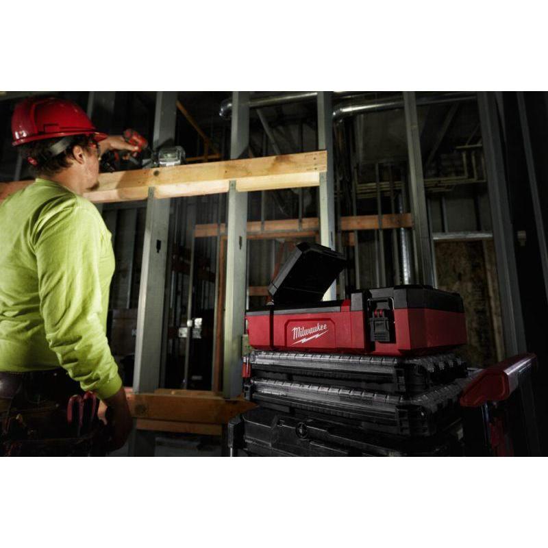 M12 POAL-0 - Lampa strefowa PACKOUT™, z funkcją ładowania, 1400 lumenów 12 V, bez wyposażenia M12 POAL-0 - Lampa strefowa PACKOUT™, z funkcją ładowania, 1400 lumenów 12 V, bez wyposażenia