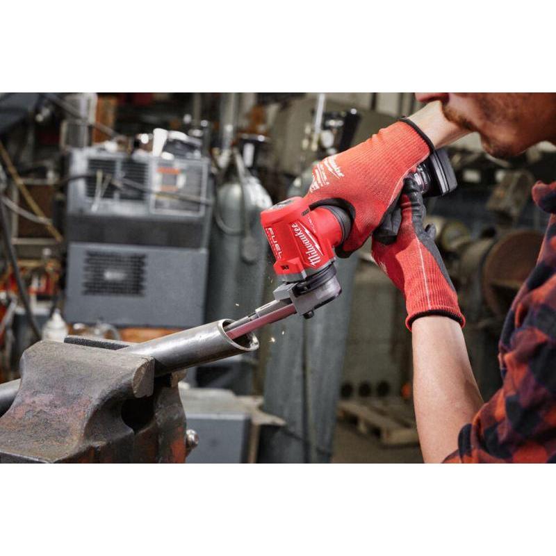 M12 FBFL10-402B - Pilnik taśmowy 10 mm, 12 V, 4.0 Ah, FUEL™, w torbie, z 2 akumulatorami i ładowarką