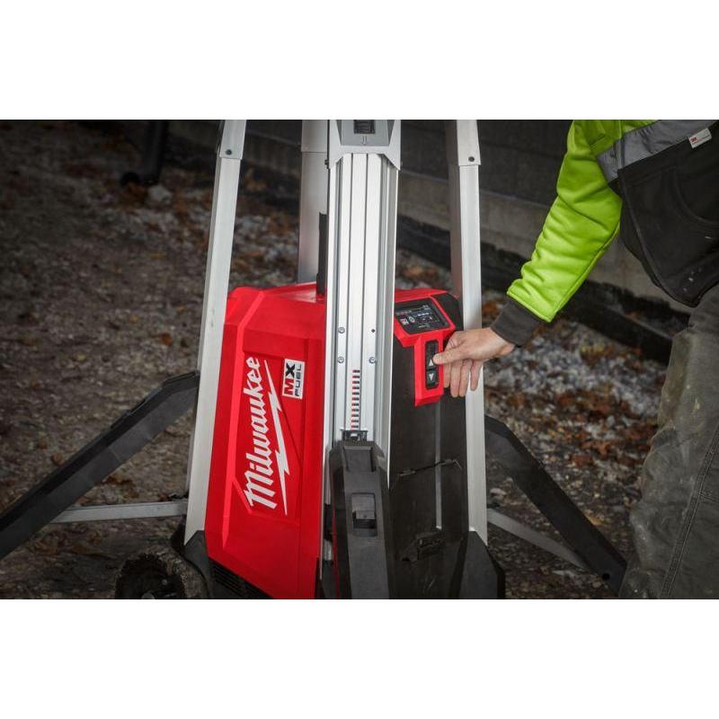 MXF TL-601 - Mobilny maszt oświetleniowy 27000 lm, 6.0 Ah, MX FUEL™, ONE-KEY™, z akumulatorem i z wbudowaną ładowarką MXF TL-601 - Mobilny maszt oświetleniowy 27000 lm, 6.0 Ah, MX FUEL™, ONE-KEY™, z akumulatorem i z wbudowaną ładowarką