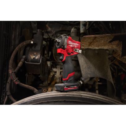 M12 FCIWF12G3-502X - Kompaktowy klucz udarowy 1/2", 542 Nm, 12 V, FUEL™, w walizce, z 2 akumulatorami i ładowarką, 4933493455