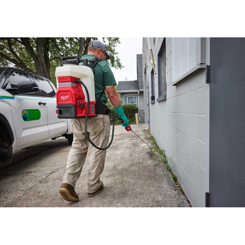 M18 BBPFP2-301 - Opryskiwacz ciśnieniowy plecakowy 18 V, 3.0 Ah, SWITCH TANK™, z akumulatorem i ładowarką, 4933498962