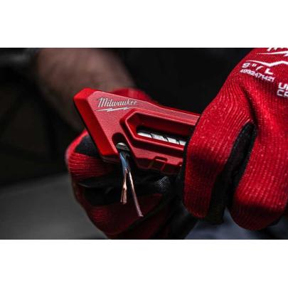 4932501777 - Multi-functional compact utility knife